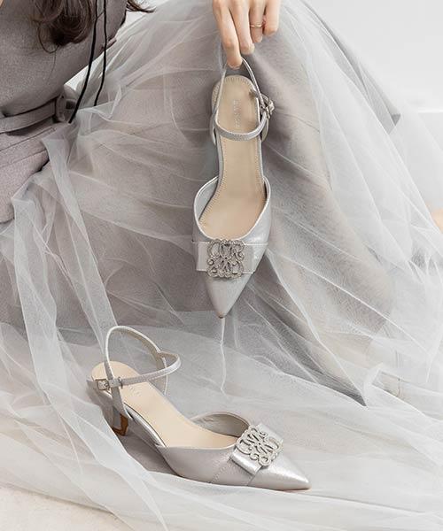 【SALE】ビジューモノグラムパーツストラップパンプス