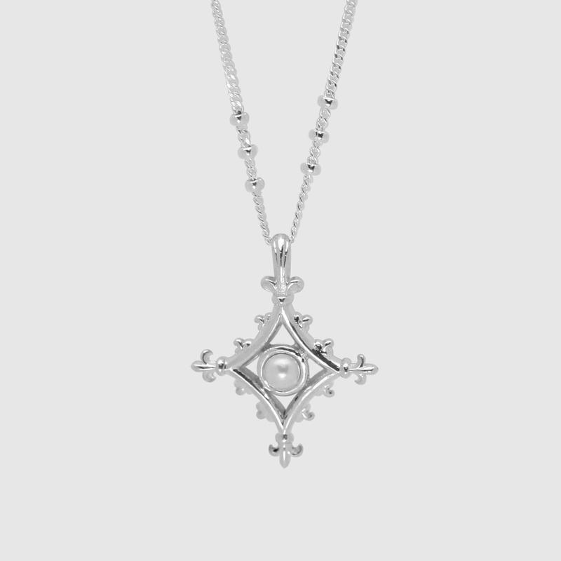 Gothic spire necklace  고딕 스파이어 네크리스