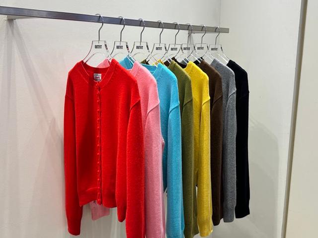 [레드 오늘출발] OUTFIT 아웃핏 콩단추 캐시미어 니트 가디건 8color