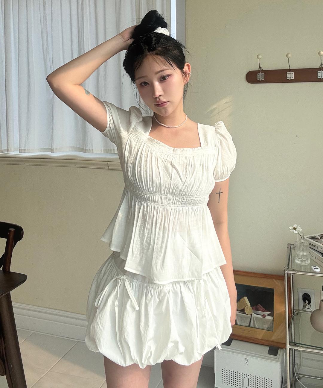 미쏘 [세일🔥/직잭단독🎀/하객룩✨] 스모킹 반팔 블라우스_MIWBWF514G