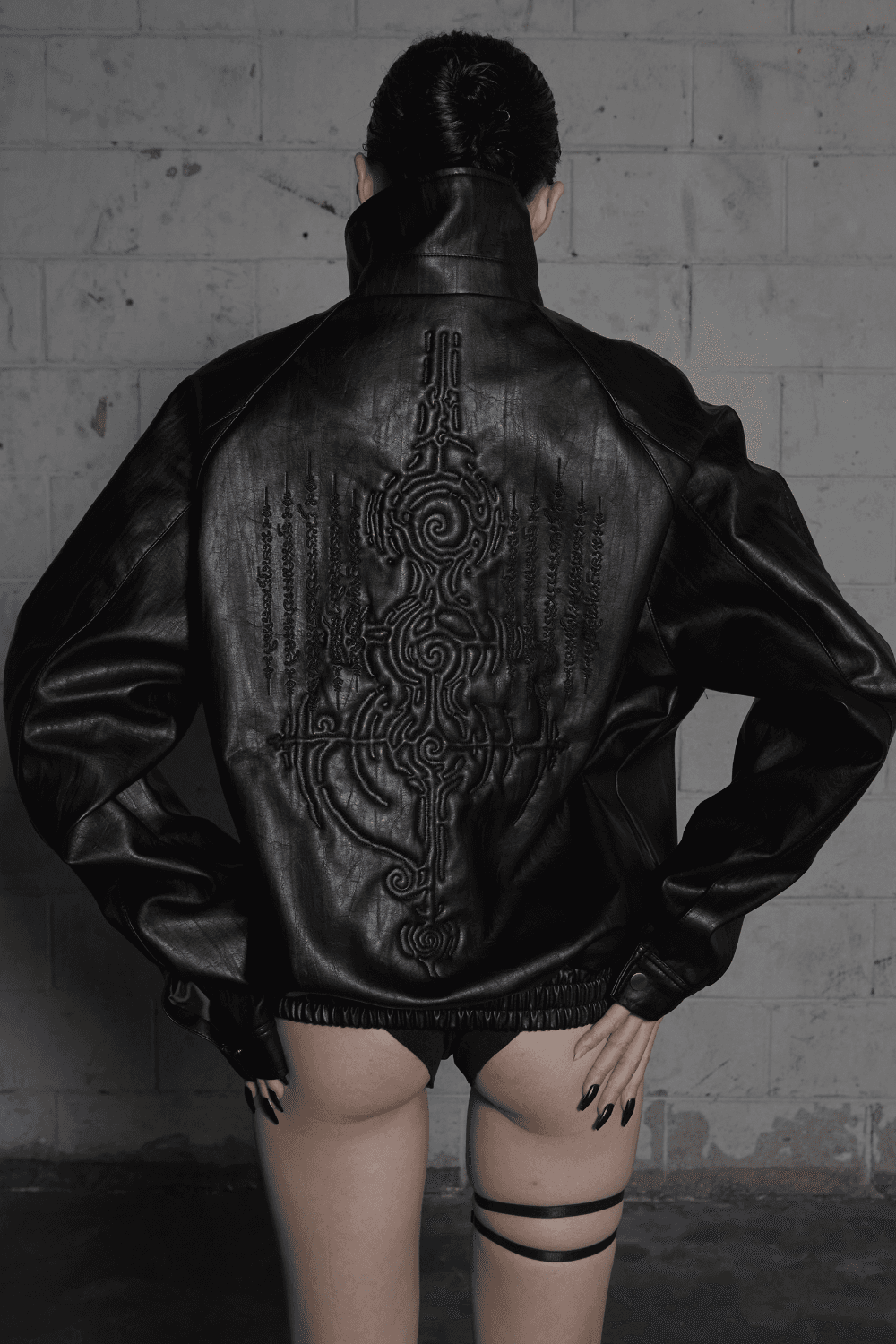 EMBO WAPPEN LEATHER JACKET BLACK