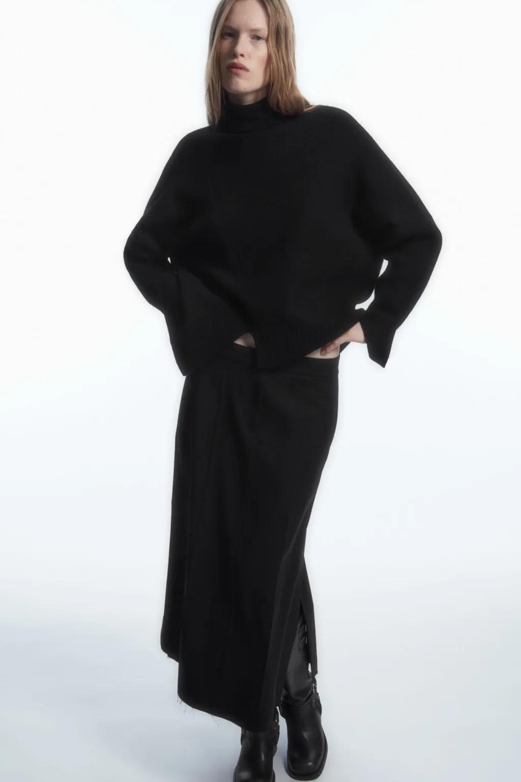 코스 디컨스트럭티드 울 블렌드 미디 펜슬 스커트 블랙 1220227001