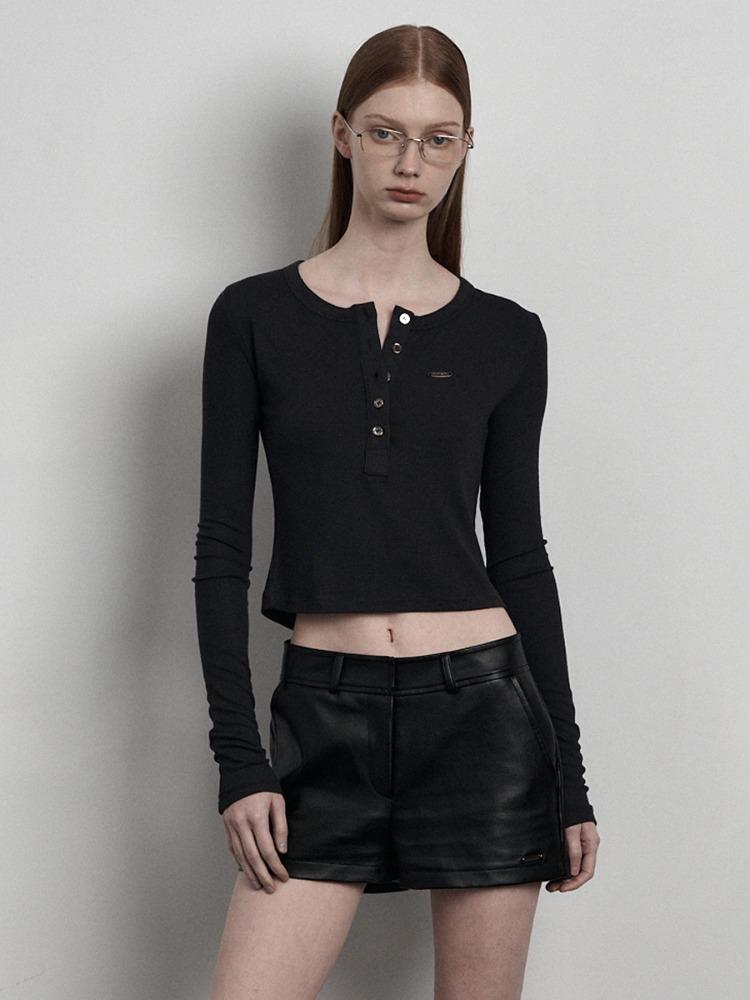 므넴 [mnem] metal button tee (charcoal)