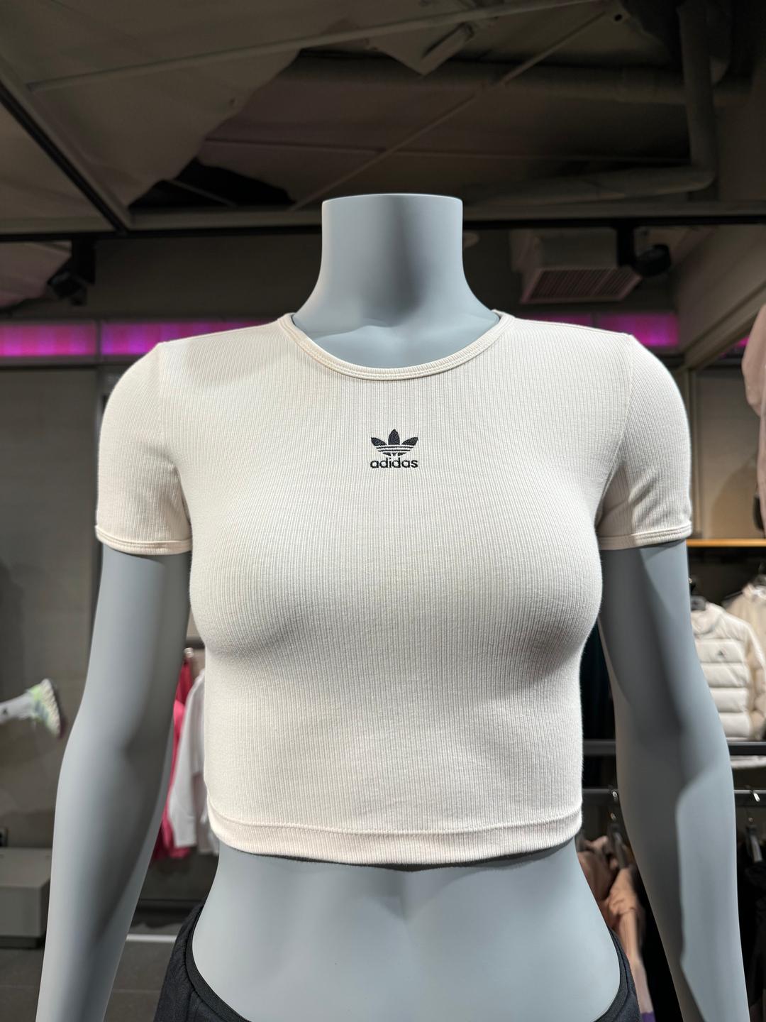 [아디다스]여성 크롭 티셔츠 에센셜 립 티 IJ7804