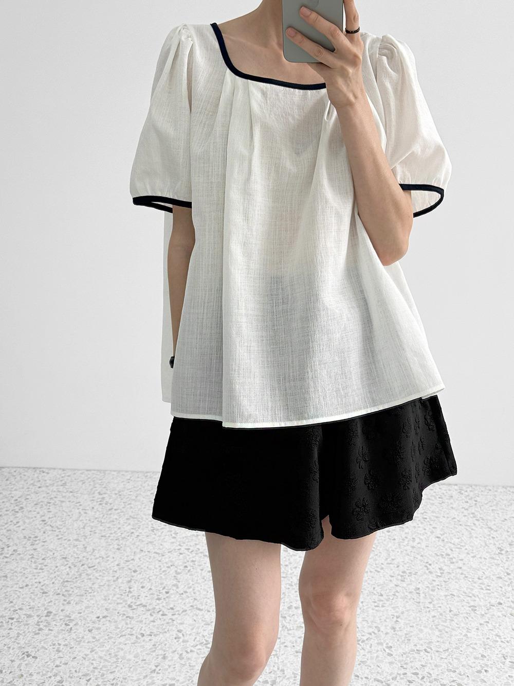 라인핀턱블라우스