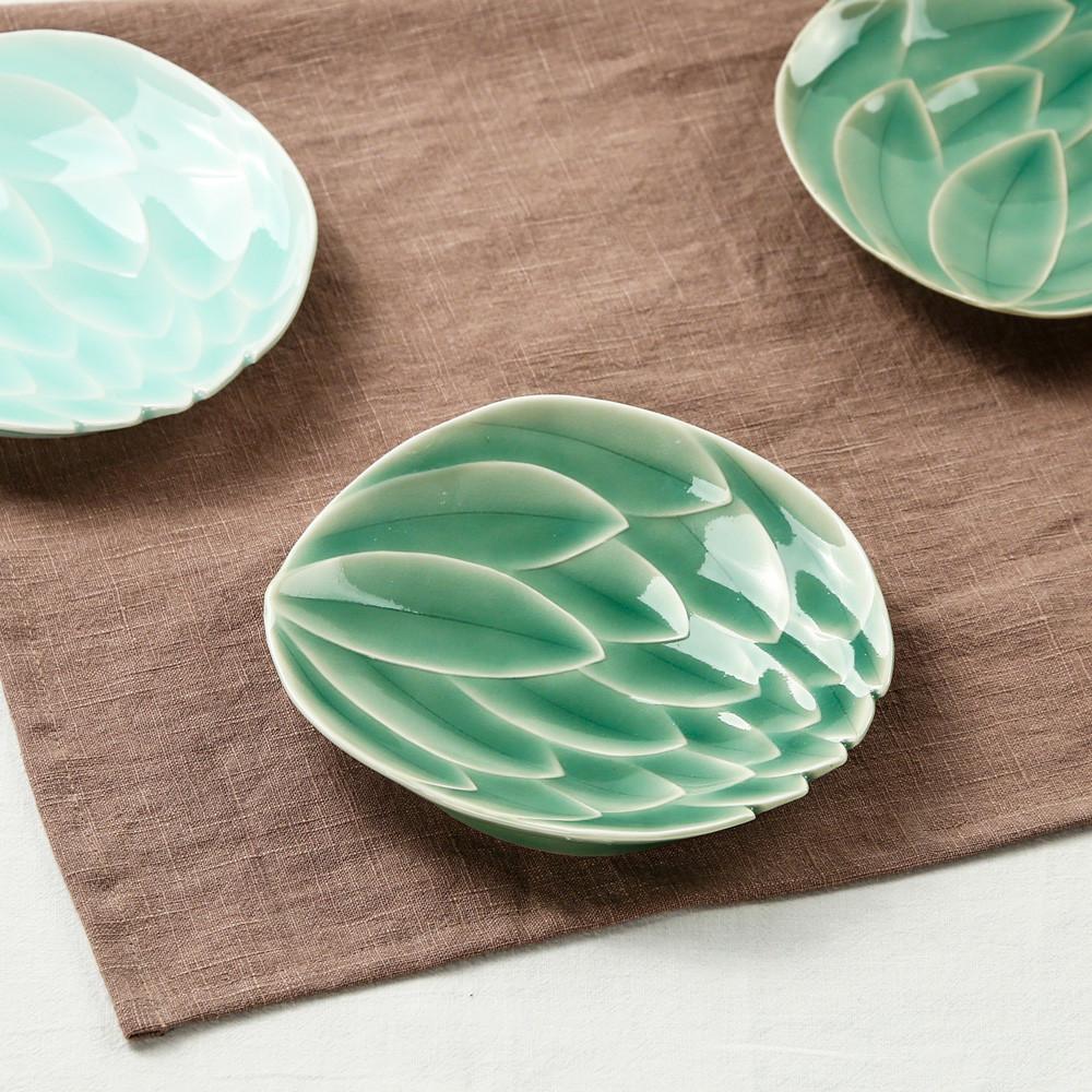 청자 연꽃 접시, 이은범