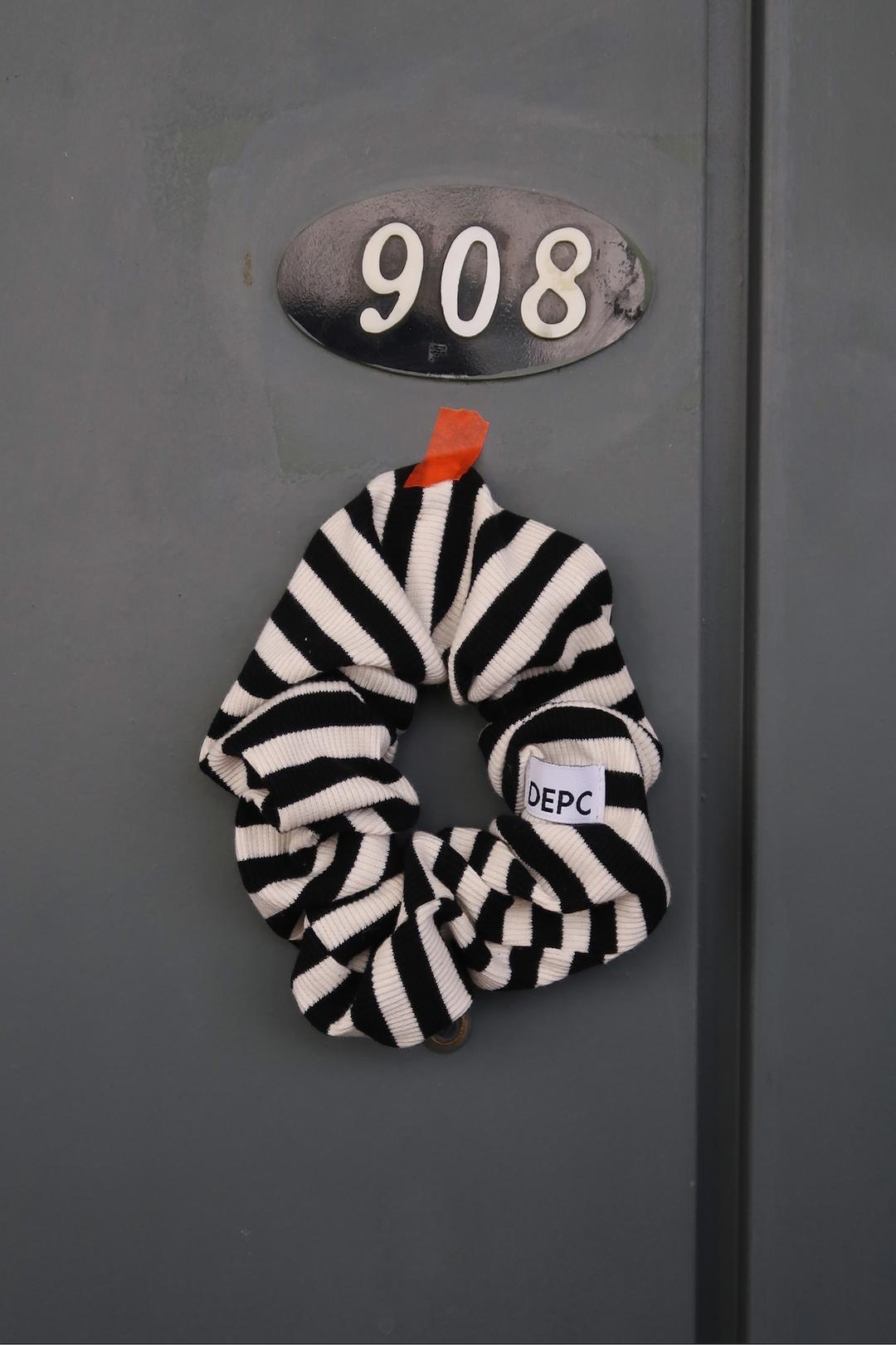 STRIPE SCRUNCH (BLACK)