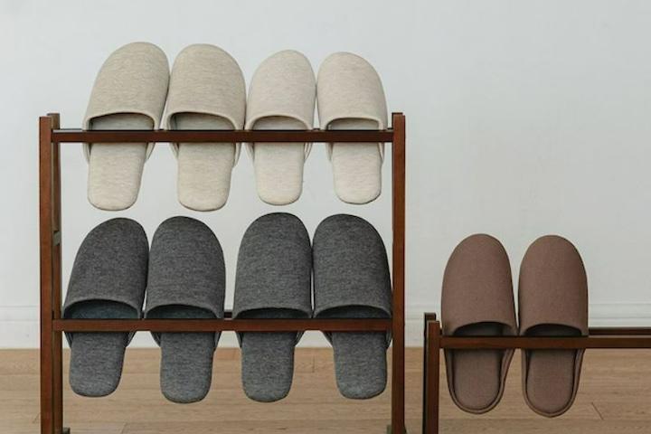 올모 와이드 원목 슬리퍼거치대/실내화꽂이 1단 2단 2color 모음전