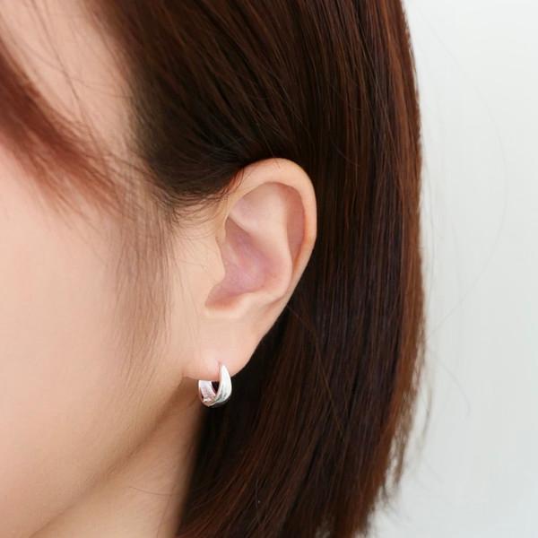 Silver Glow One-touch Earrings (Silver 925)