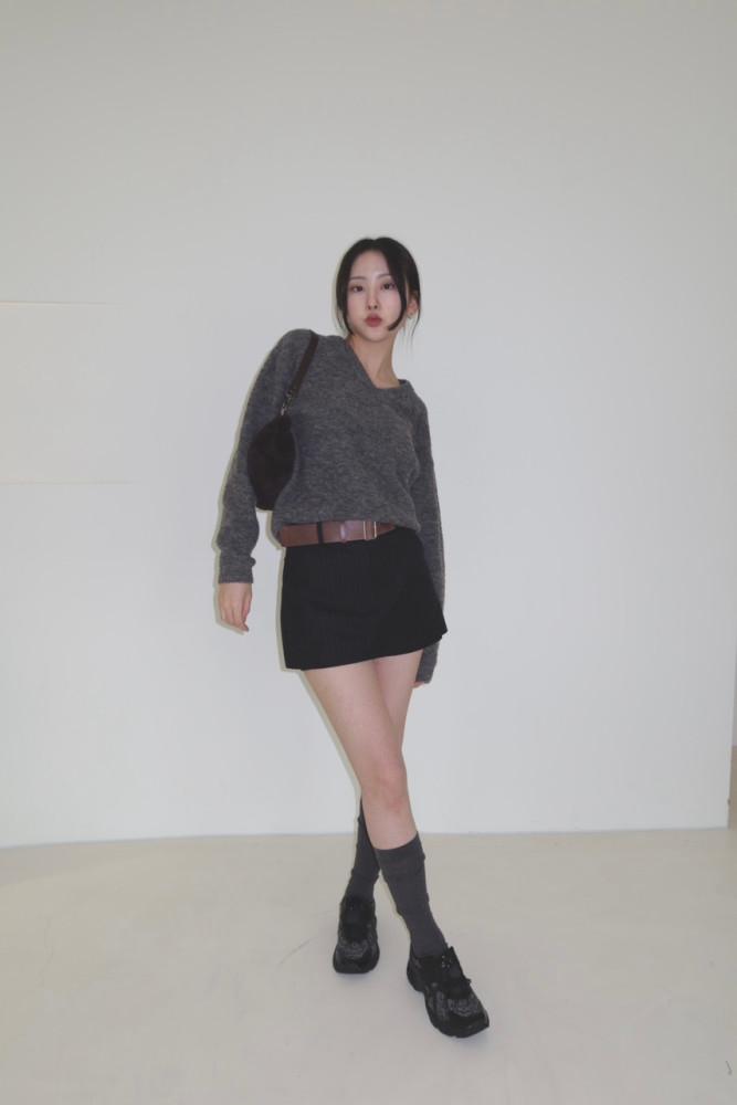 BOUCLE V-NECK NT 부클 브이넥 니트 (2COLOR)