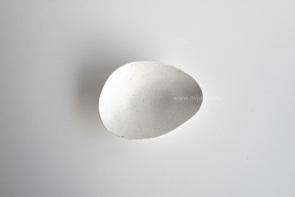 낮은 빈_Rough white