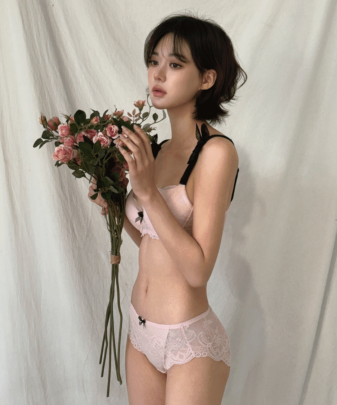 에블린 [SET][🍭화이트데이][🏆누적30만장] 볼륨 노와이어 발렌블린 브라+팬티(2Type)