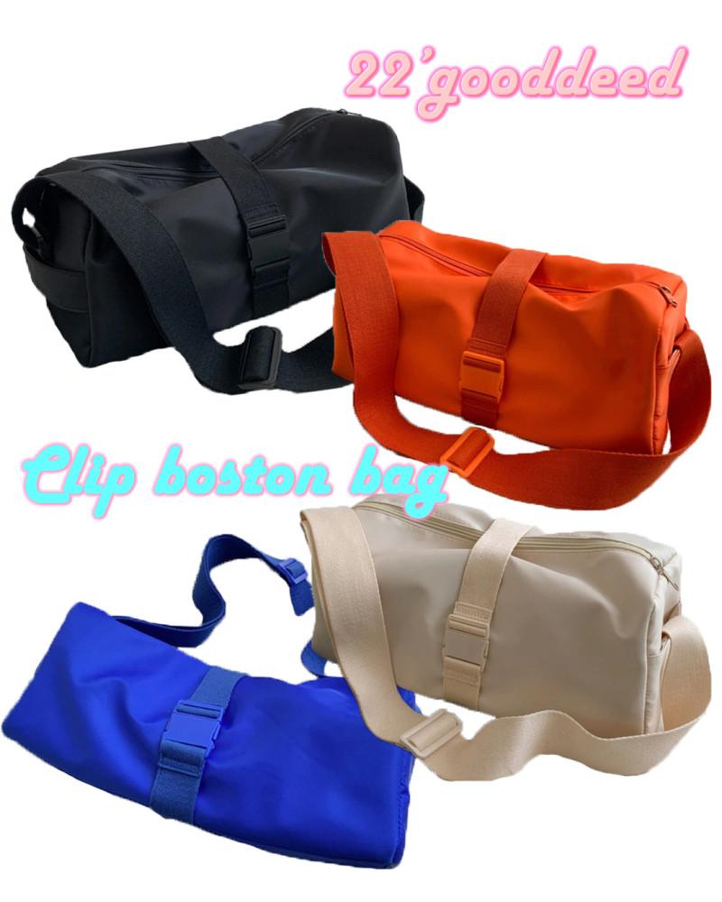 Clip boston bag 유니크한 잠금 포인트에 미디움 보스턴백