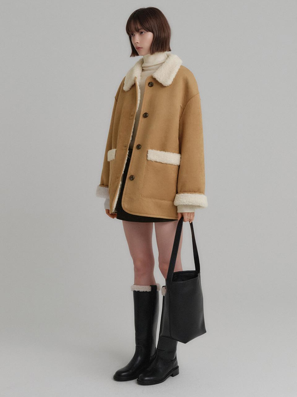 룩캐스트 [NEW 컬러] 콘스 스웨이드 무스탕 코트_베이지 / CONS SUEDE MUSTANG COAT_BEIGE