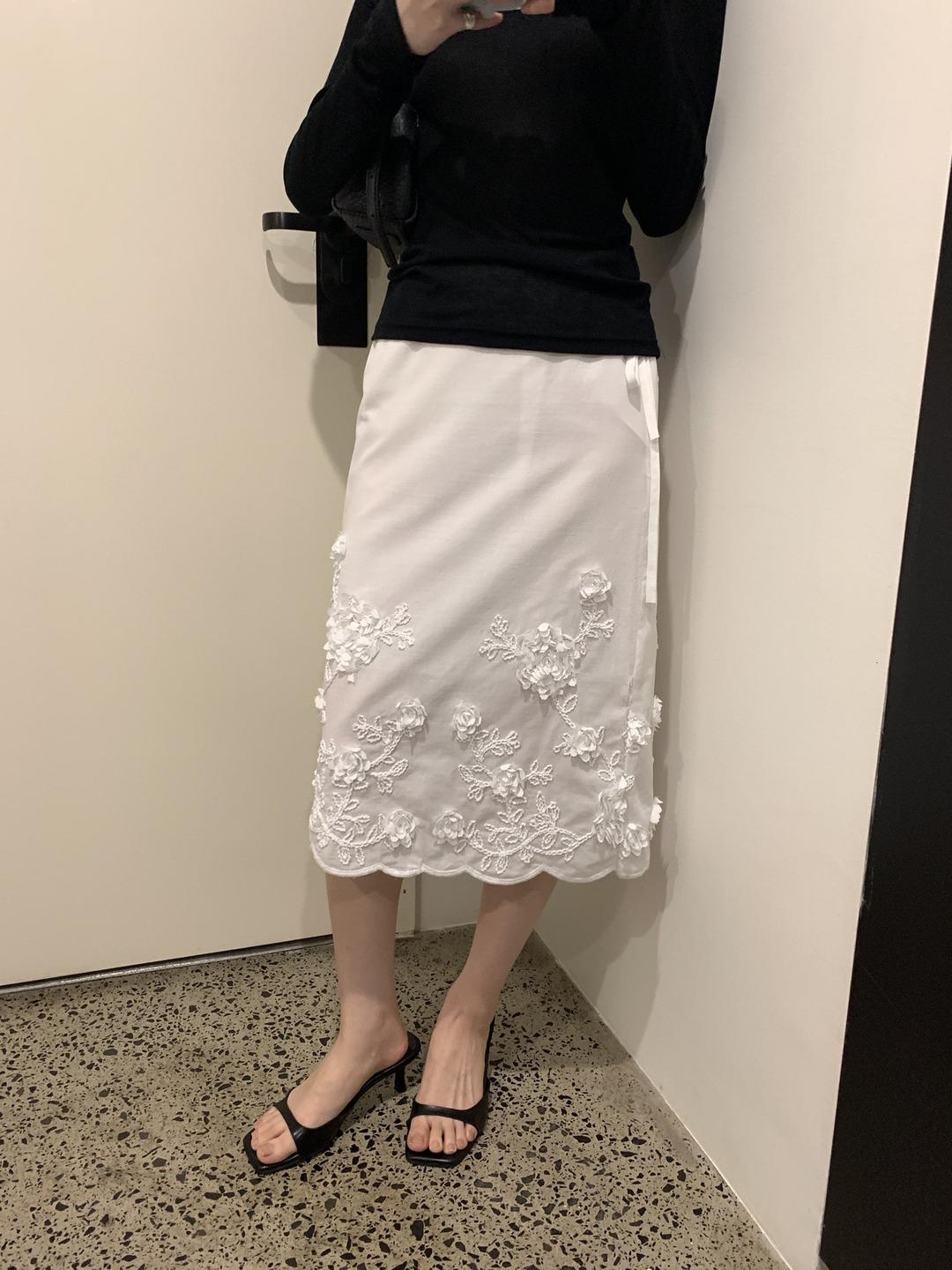 프릴리 DA. Floral Scallop Skirt