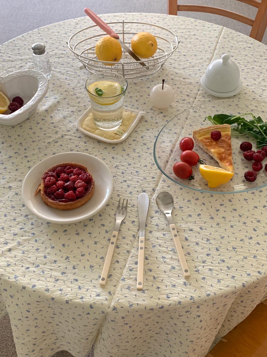 blue vintage talbemat