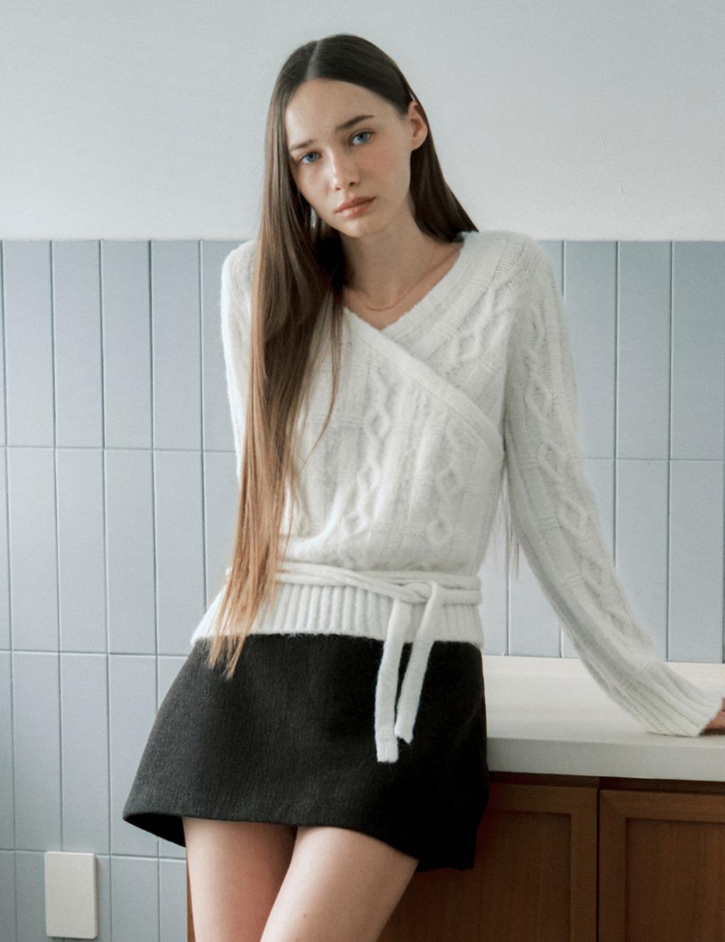 언발란스 케이블 랩 니트 탑 아이보리 MDKT114IVORY