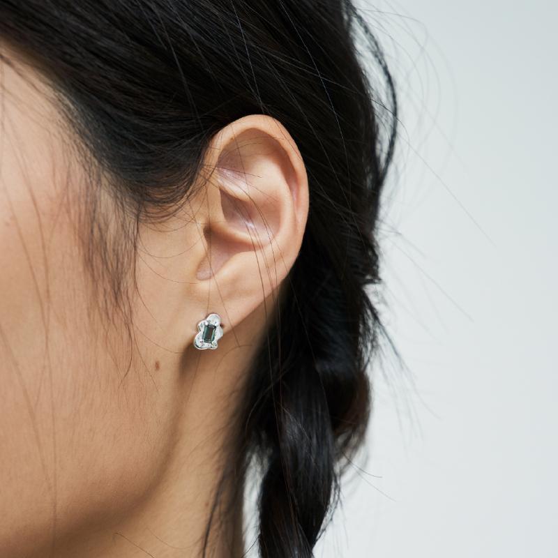 Daisy Earring with Stone