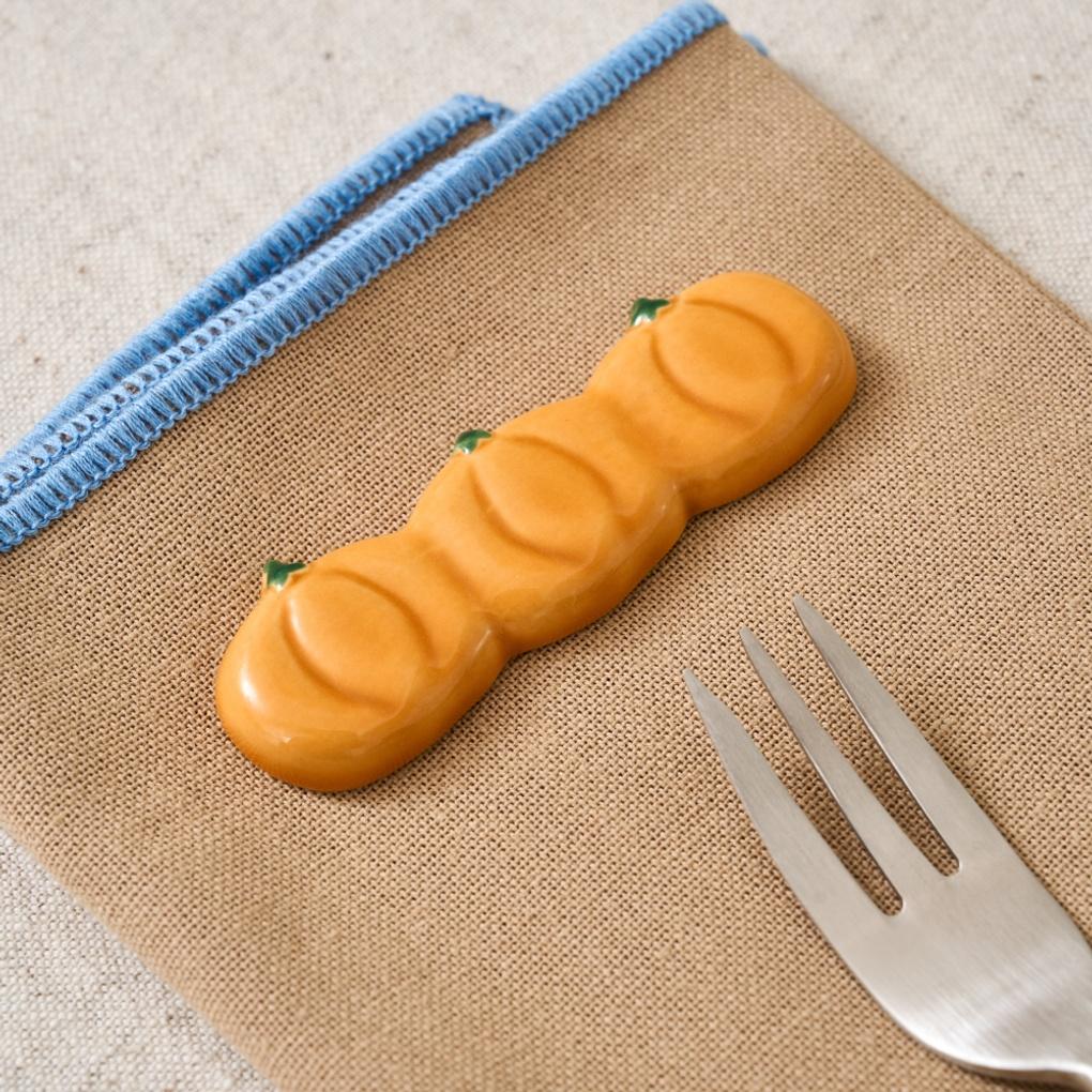 L 숲속다람쥐 수저받침 호박_NK2324020