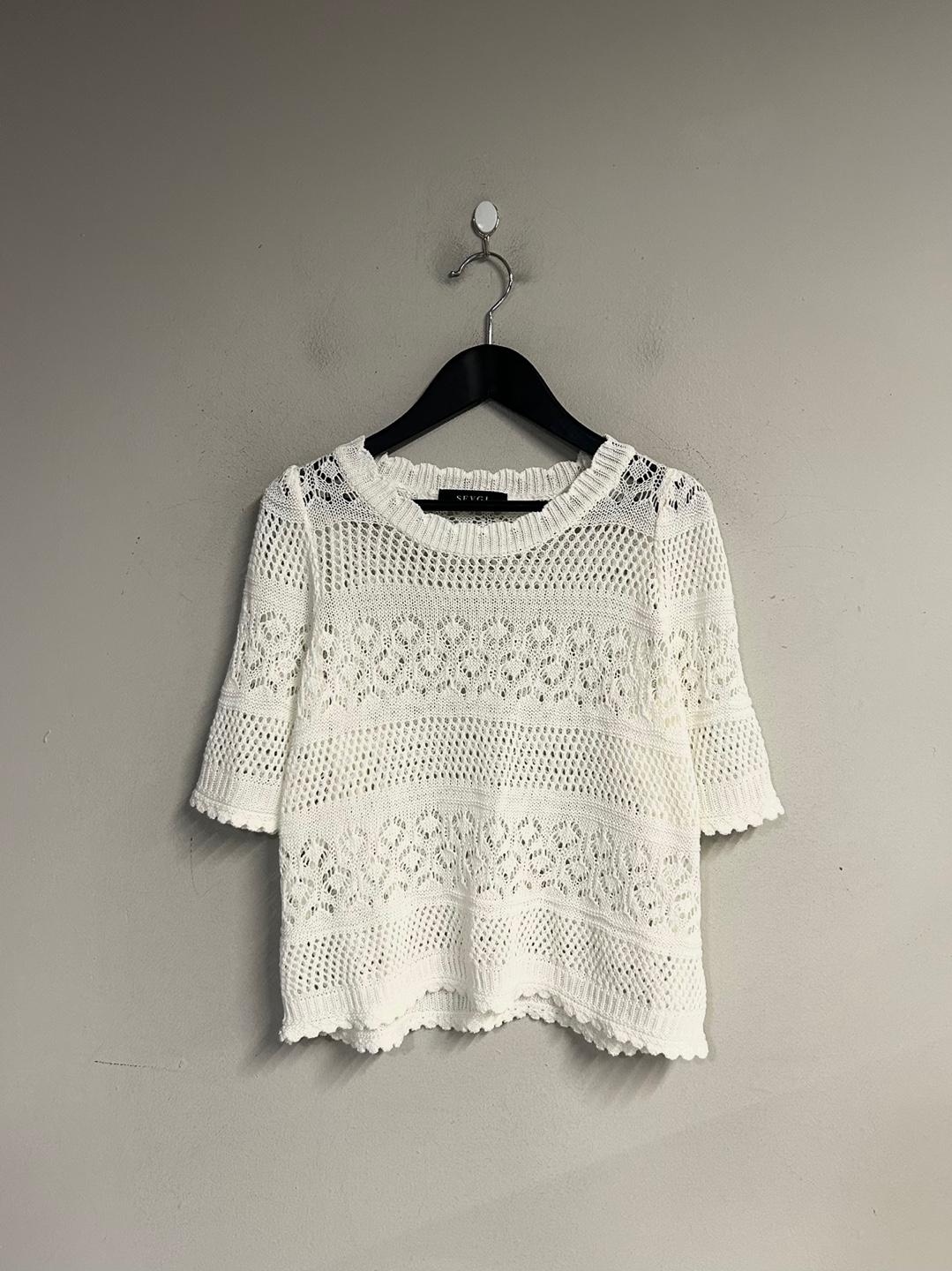 sevgi knit (room)