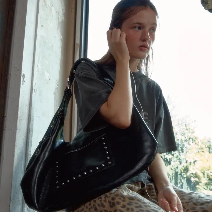 STUD BUCKLE REVERSIBLE SHOULDER BAG_3COLOR