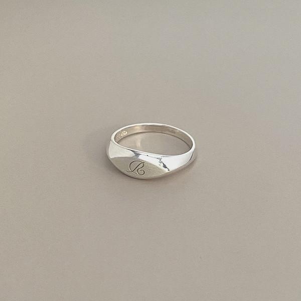 THE ROYAL SIGNET RING