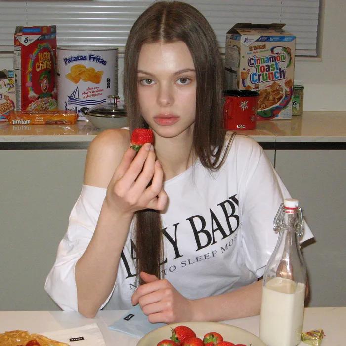 Lazy Baby Off shoulder T-shirt (3color)