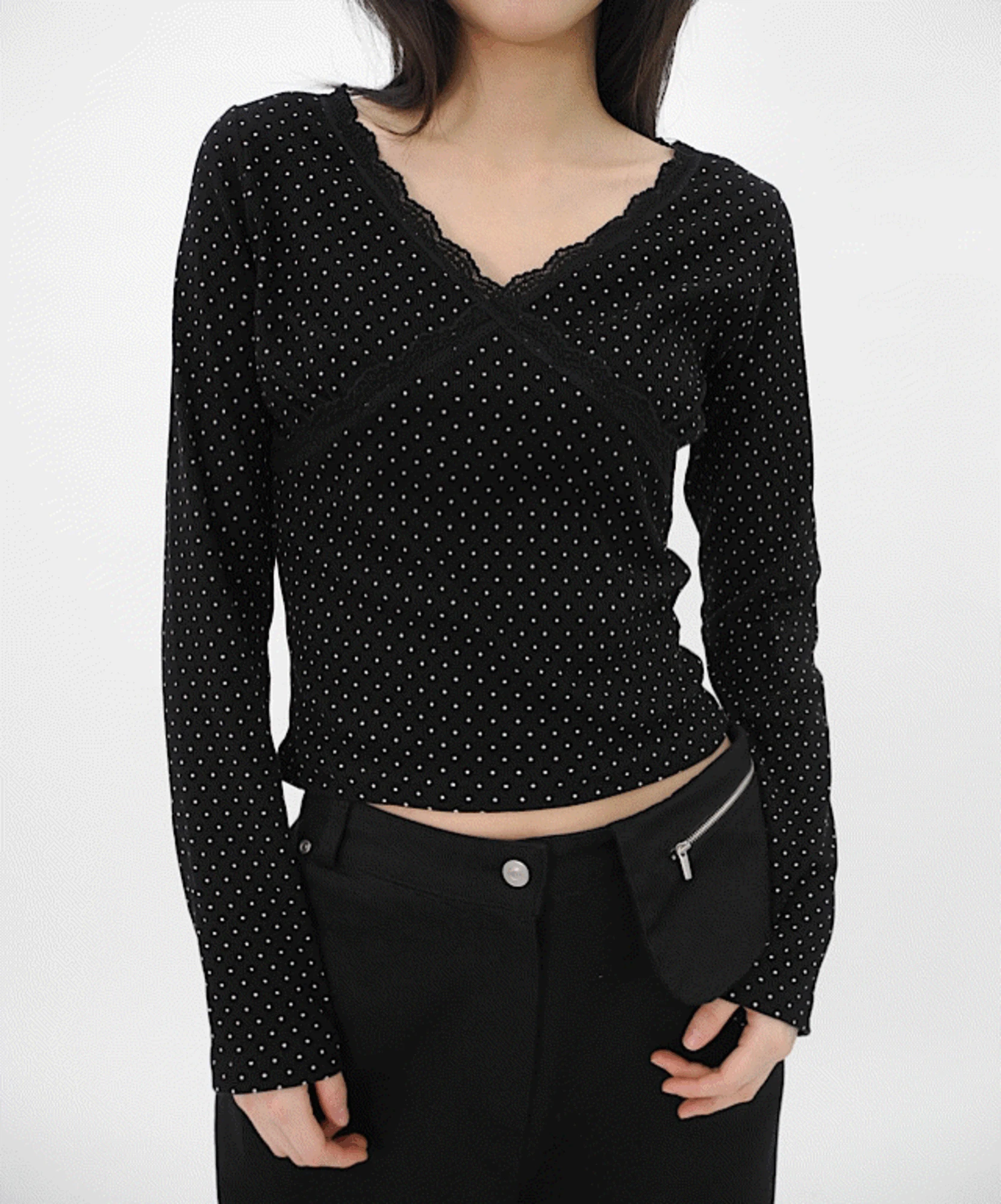 도트+레이스 브이넥티셔츠