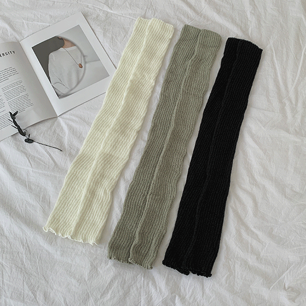 수앤수 [1+1할인] 라라 니트 프릴 롱 레그 워머 오버 니삭스 양말 (24SO060)