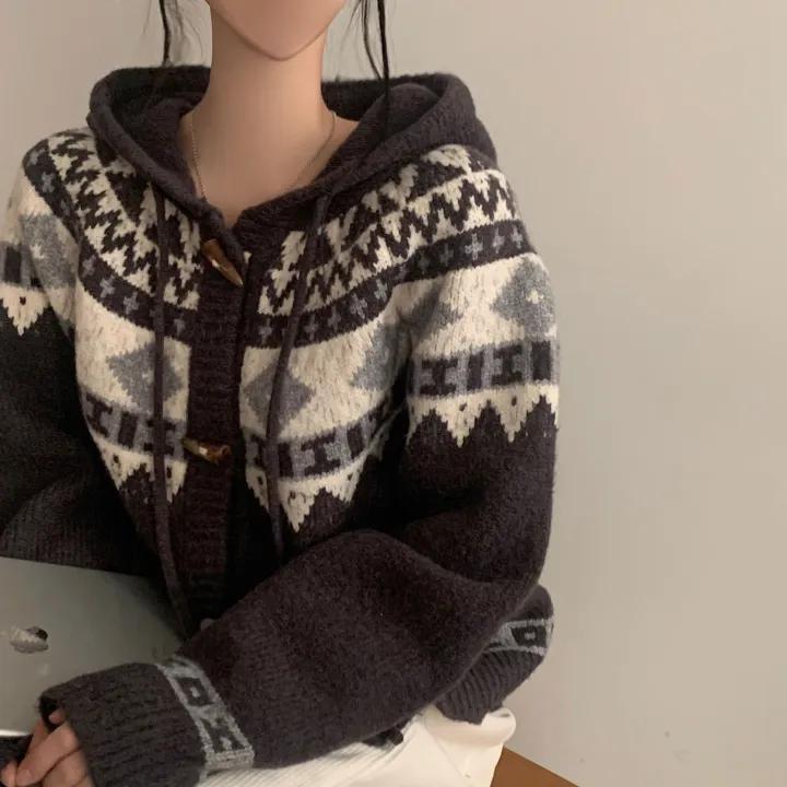 뉴픽 노르딕 떡볶이 자가드 후드 니트 가디건