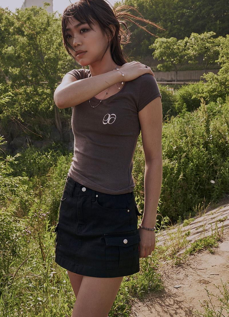 SIDE POCKET CARGO SKIRT / BLACK