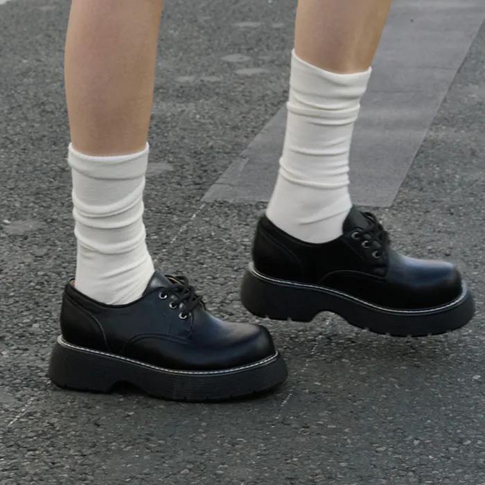 (흑 3.20 예약배송) [정소민 착용] 라운드 토 스티치 레이스업 로퍼 412215009 (4.5cm)