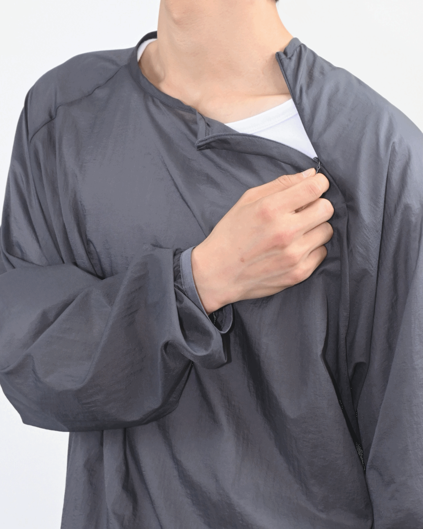 nylon diagonal half zip-up