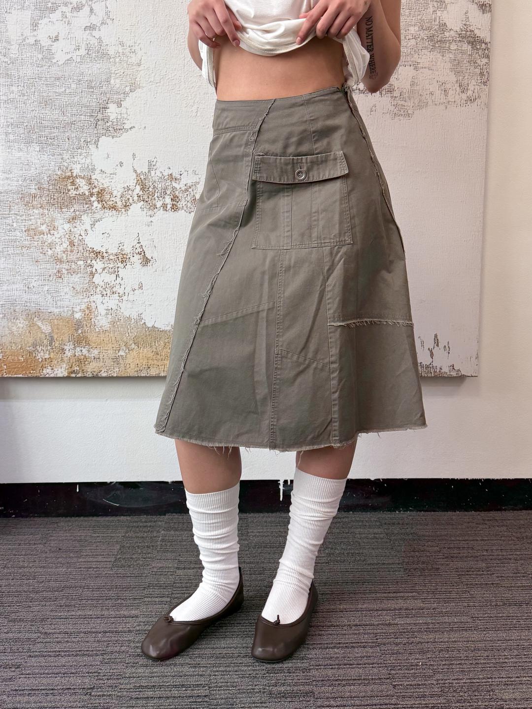 366. Front pocket damage skirt