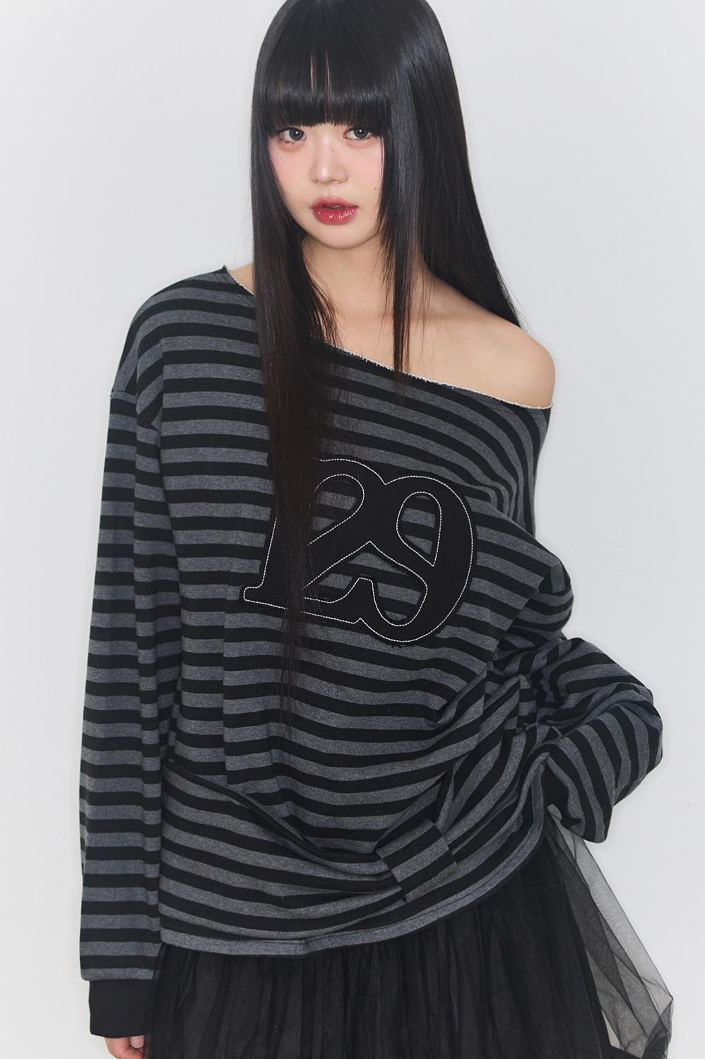 [03/04 예약발송] 129 스트라이프 맨투맨 블랙 차콜