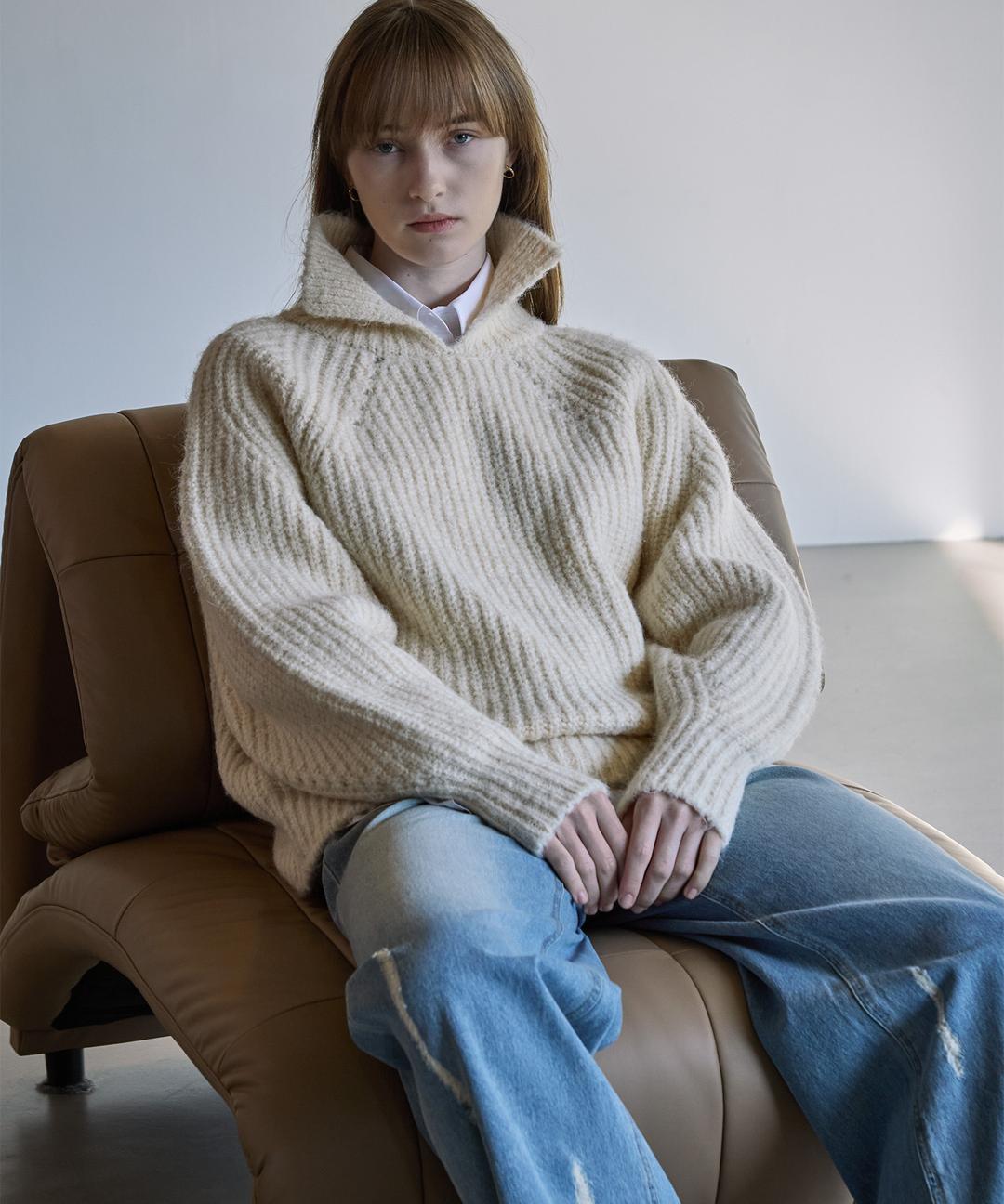 Curved sleeve pullover - Cream