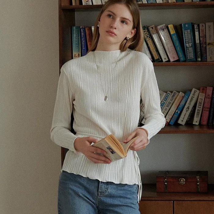 comos 1201 high neck pleats top (cream)