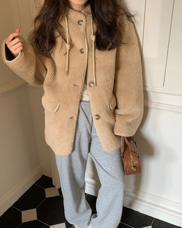 루어스룸 [단독세일] [단독 시즌오프] 블렌 후드 부클 후리스 단추 하객룩 무스탕자켓(2color)