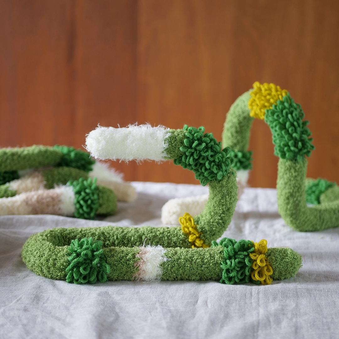 [x Ruth.] warm worm 02