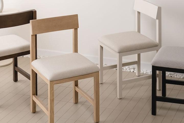 쿠폰가 116,100원 코르 원목 쿠션 식탁 의자 카페 체어 4colors
