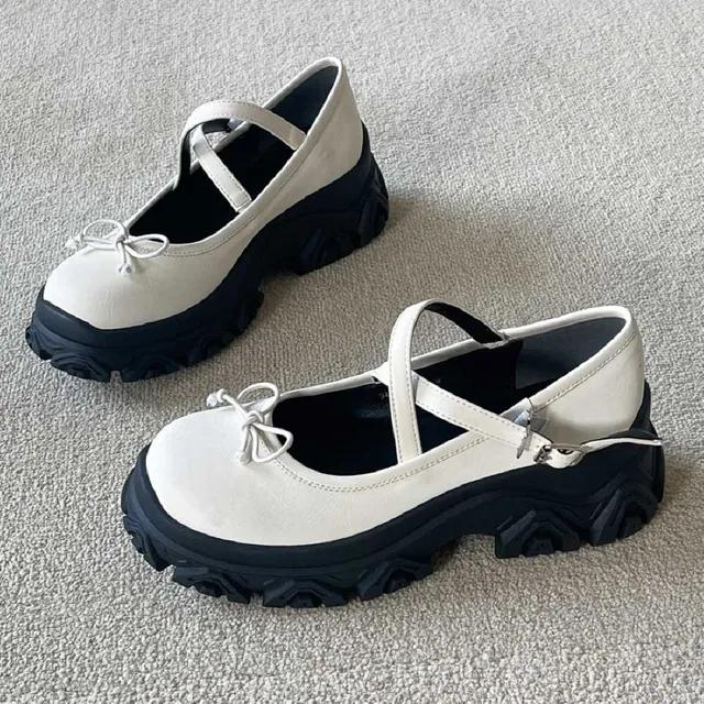 여자 키치한 통굽 리본 크로스 메리제인 펌프스