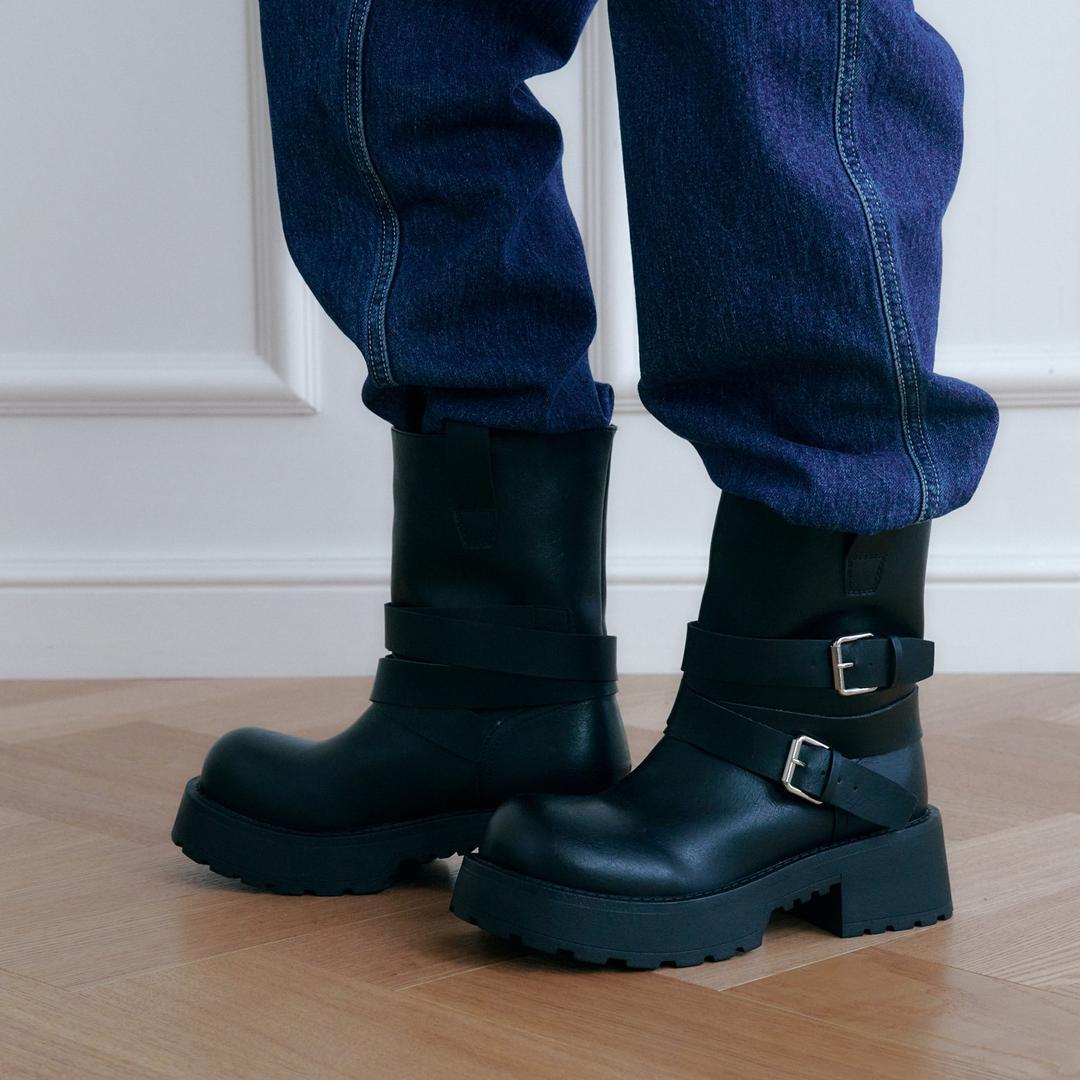 [무신사 단독] 글래셔 버클 미들부츠 412546008 (5.5cm)