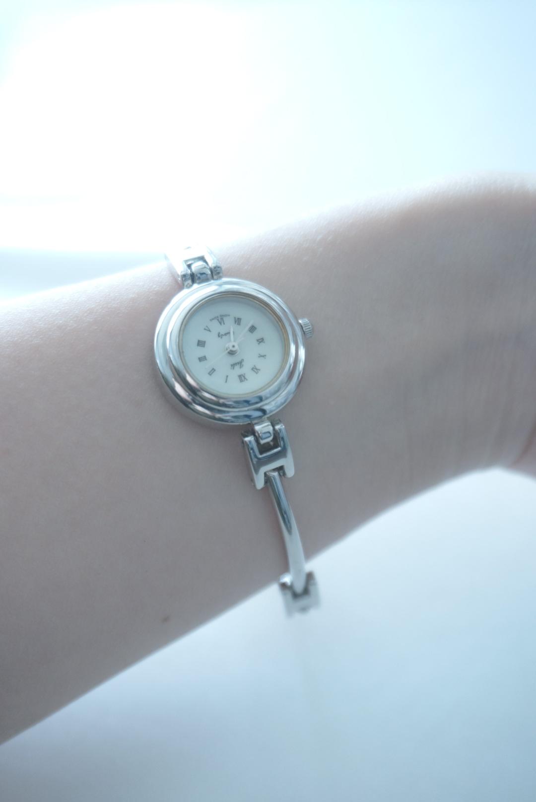 a thin watch