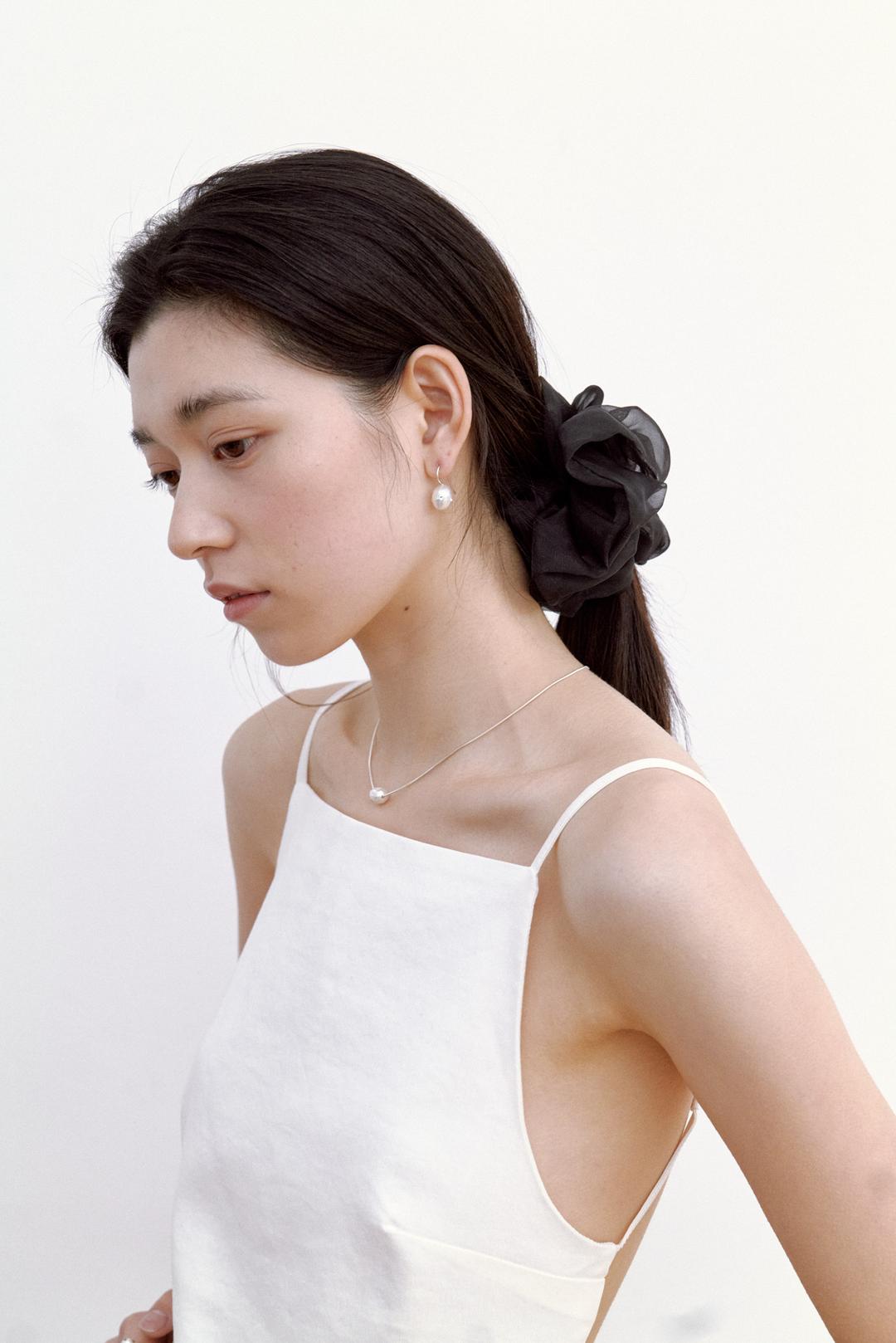 Irregular Polkadots Necklace, White