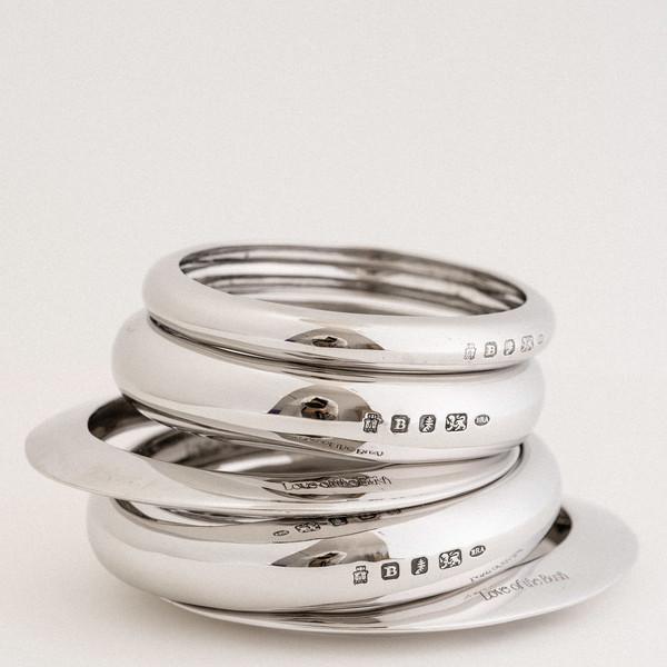 BOLD OVAL BANGLE