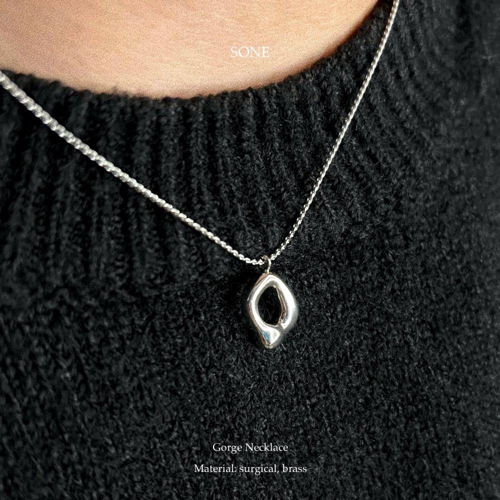 Gorge Necklace : 소느