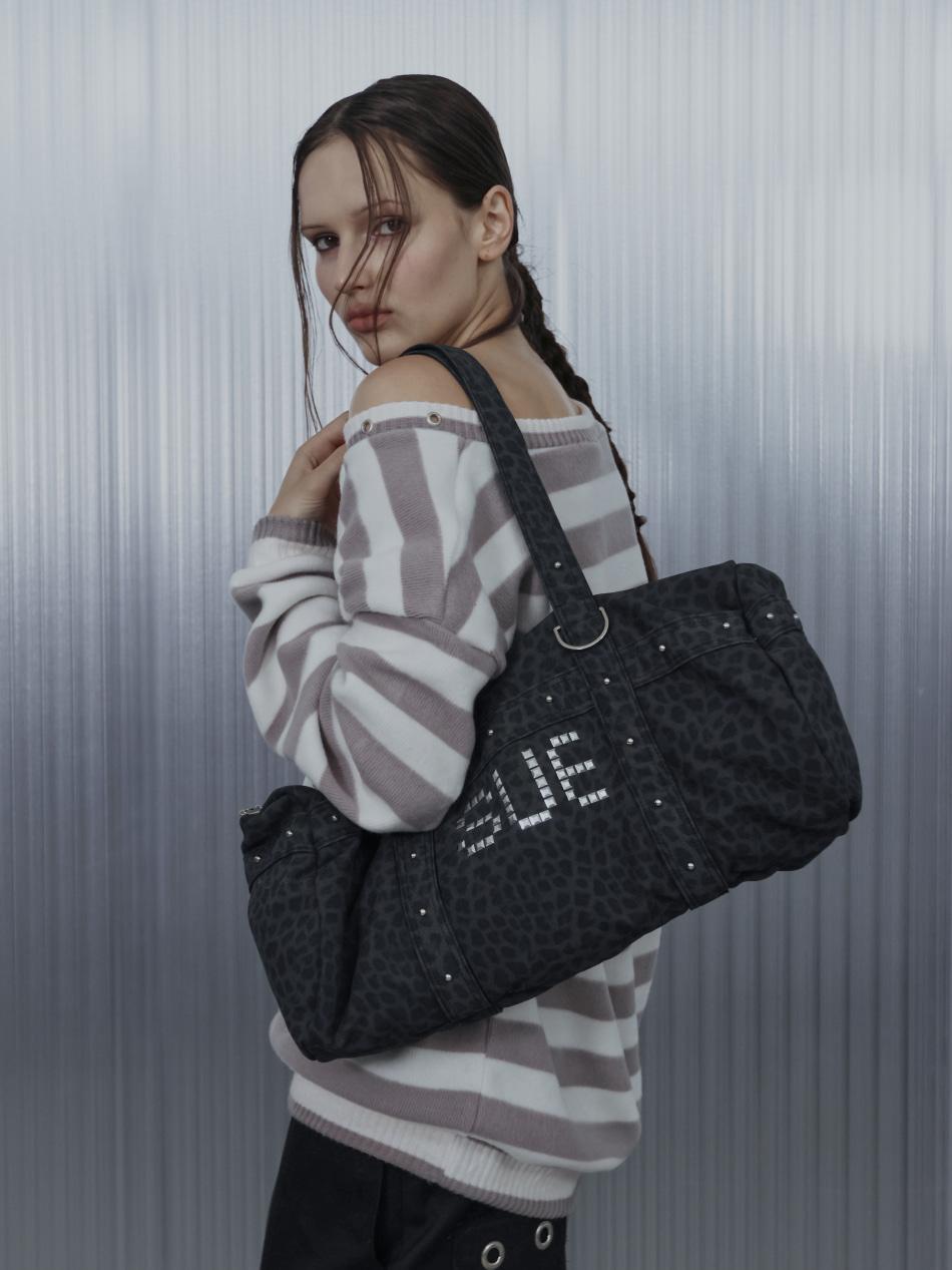 [ 9/19 예약발송 ] LEO STUDDED DUFFEL BAG /  CHARCOAL