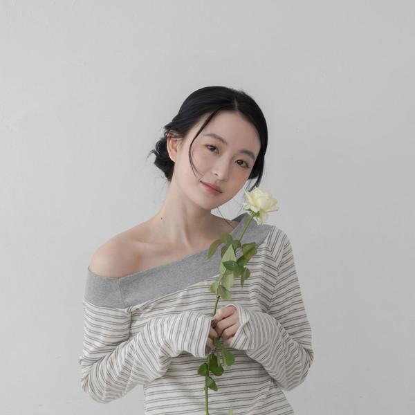 One-Shoulder Stripe Top (Gray)