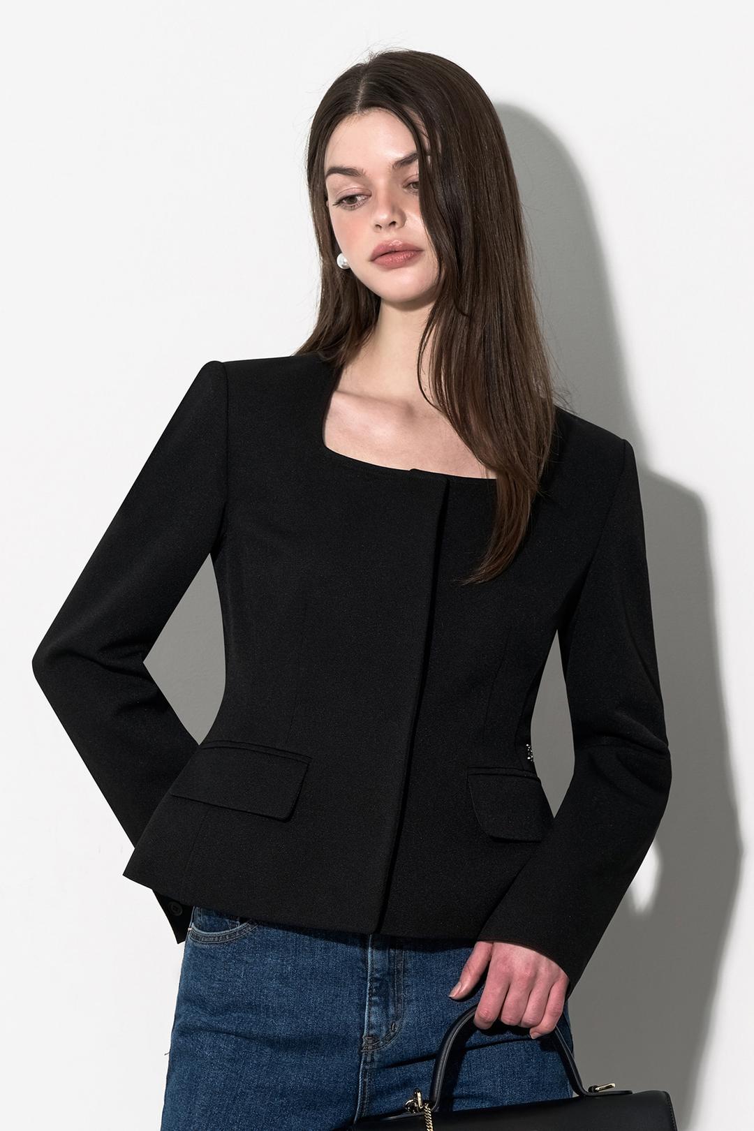 페플럼 스퀘어 자켓 - 블랙