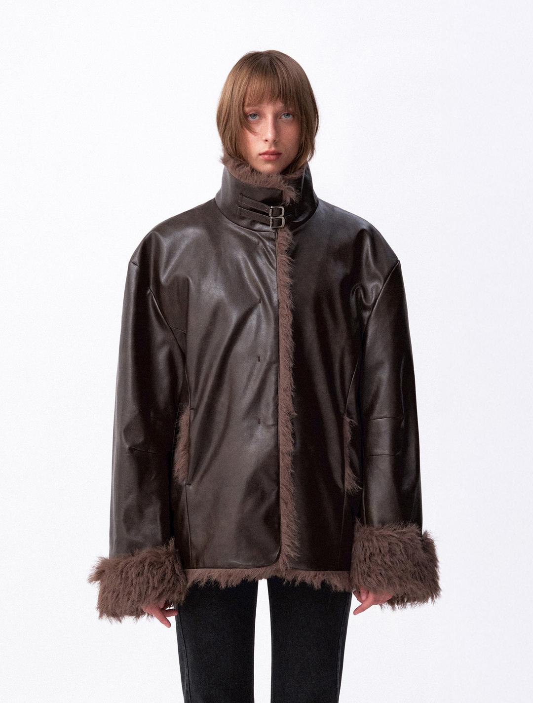 퍼 포인티드 페이크 레더 재킷